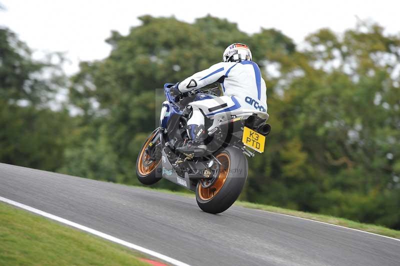 Motorcycle action photographs;Trackday digital images;cadwell;cadwell park photographs;event digital images;eventdigitalimages;motor racing louth lincolnshire;no limits trackdays;peter wileman photography;trackday;trackday photos