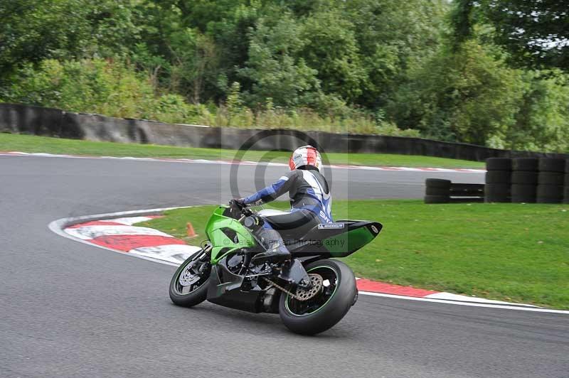 Motorcycle action photographs;Trackday digital images;cadwell;cadwell park photographs;event digital images;eventdigitalimages;motor racing louth lincolnshire;no limits trackdays;peter wileman photography;trackday;trackday photos