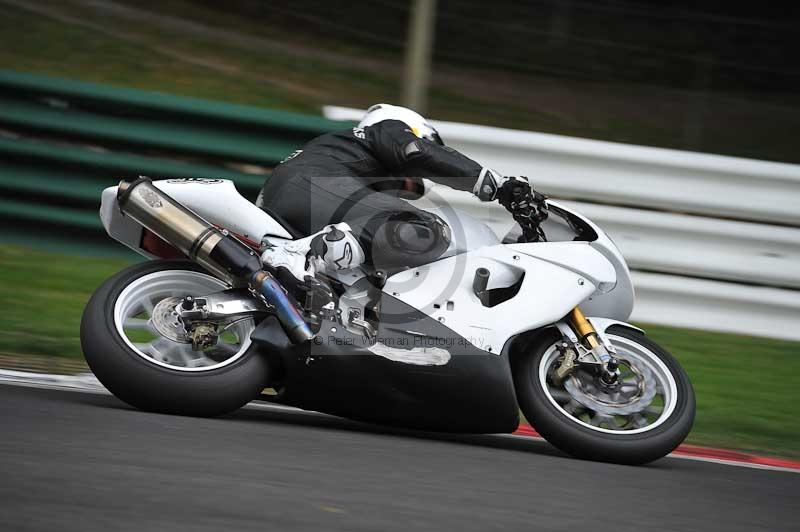 Motorcycle action photographs;Trackday digital images;cadwell;cadwell park photographs;event digital images;eventdigitalimages;motor racing louth lincolnshire;no limits trackdays;peter wileman photography;trackday;trackday photos