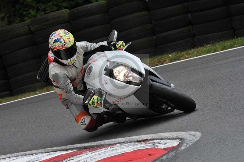 Motorcycle action photographs;Trackday digital images;cadwell;cadwell park photographs;event digital images;eventdigitalimages;motor racing louth lincolnshire;no limits trackdays;peter wileman photography;trackday;trackday photos