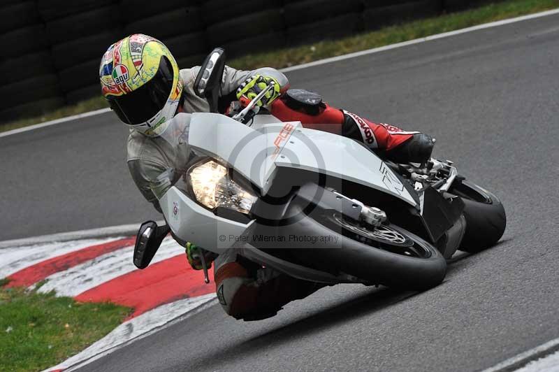 Motorcycle action photographs;Trackday digital images;cadwell;cadwell park photographs;event digital images;eventdigitalimages;motor racing louth lincolnshire;no limits trackdays;peter wileman photography;trackday;trackday photos