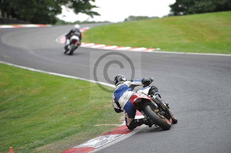 Motorcycle action photographs;Trackday digital images;cadwell;cadwell park photographs;event digital images;eventdigitalimages;motor racing louth lincolnshire;no limits trackdays;peter wileman photography;trackday;trackday photos