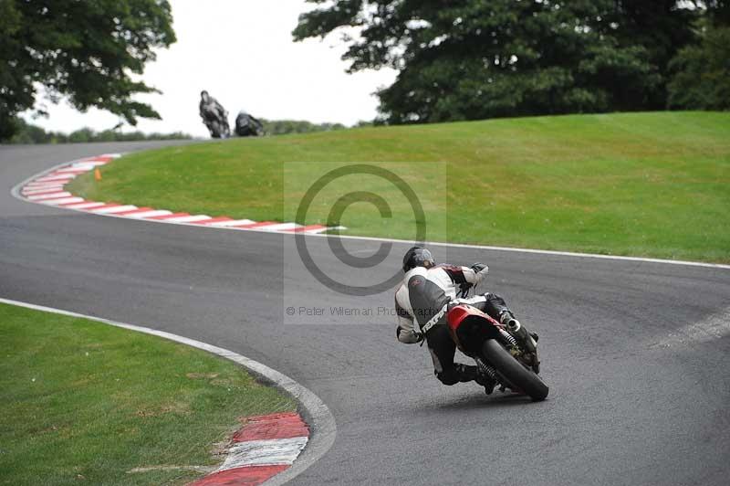 Motorcycle action photographs;Trackday digital images;cadwell;cadwell park photographs;event digital images;eventdigitalimages;motor racing louth lincolnshire;no limits trackdays;peter wileman photography;trackday;trackday photos