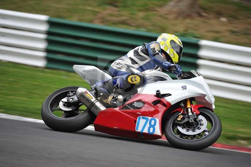 Motorcycle action photographs;Trackday digital images;cadwell;cadwell park photographs;event digital images;eventdigitalimages;motor racing louth lincolnshire;no limits trackdays;peter wileman photography;trackday;trackday photos