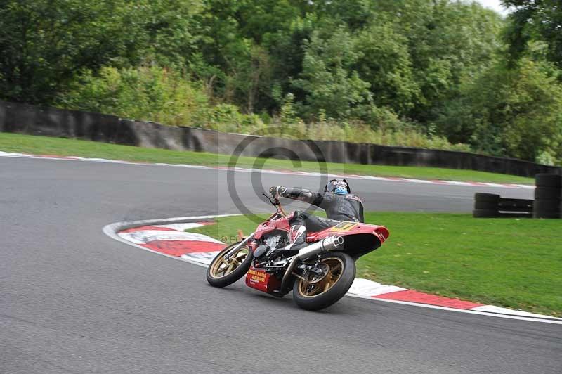 Motorcycle action photographs;Trackday digital images;cadwell;cadwell park photographs;event digital images;eventdigitalimages;motor racing louth lincolnshire;no limits trackdays;peter wileman photography;trackday;trackday photos