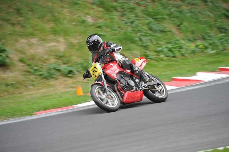 Motorcycle action photographs;Trackday digital images;cadwell;cadwell park photographs;event digital images;eventdigitalimages;motor racing louth lincolnshire;no limits trackdays;peter wileman photography;trackday;trackday photos
