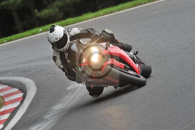 Motorcycle action photographs;Trackday digital images;cadwell;cadwell park photographs;event digital images;eventdigitalimages;motor racing louth lincolnshire;no limits trackdays;peter wileman photography;trackday;trackday photos