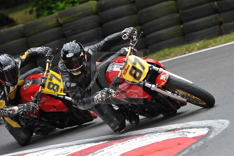 Motorcycle action photographs;Trackday digital images;cadwell;cadwell park photographs;event digital images;eventdigitalimages;motor racing louth lincolnshire;no limits trackdays;peter wileman photography;trackday;trackday photos