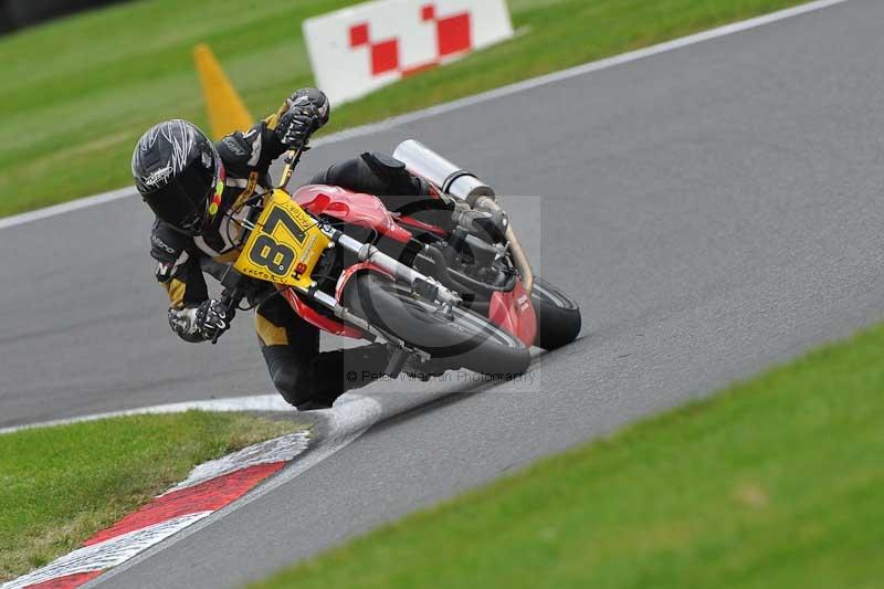 Motorcycle action photographs;Trackday digital images;cadwell;cadwell park photographs;event digital images;eventdigitalimages;motor racing louth lincolnshire;no limits trackdays;peter wileman photography;trackday;trackday photos