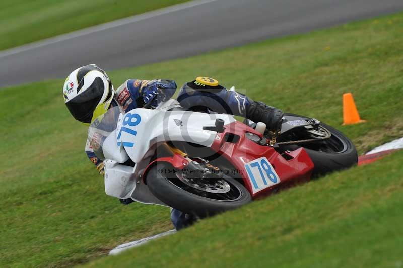 Motorcycle action photographs;Trackday digital images;cadwell;cadwell park photographs;event digital images;eventdigitalimages;motor racing louth lincolnshire;no limits trackdays;peter wileman photography;trackday;trackday photos
