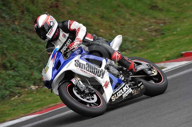 Motorcycle action photographs;Trackday digital images;cadwell;cadwell park photographs;event digital images;eventdigitalimages;motor racing louth lincolnshire;no limits trackdays;peter wileman photography;trackday;trackday photos