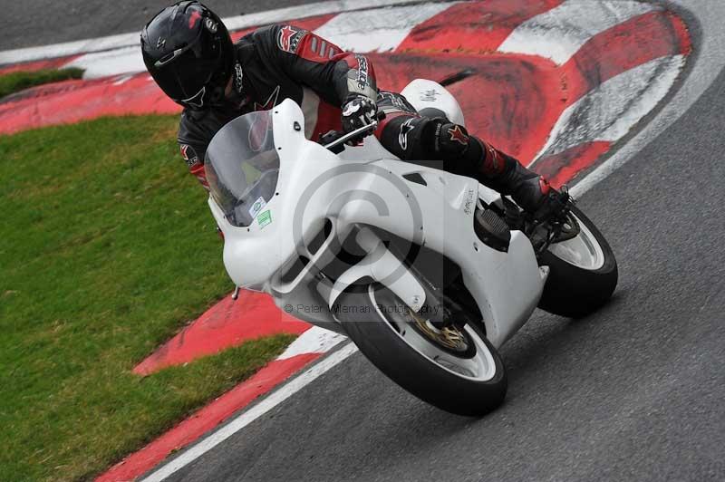 Motorcycle action photographs;Trackday digital images;cadwell;cadwell park photographs;event digital images;eventdigitalimages;motor racing louth lincolnshire;no limits trackdays;peter wileman photography;trackday;trackday photos