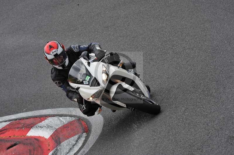Motorcycle action photographs;Trackday digital images;cadwell;cadwell park photographs;event digital images;eventdigitalimages;motor racing louth lincolnshire;no limits trackdays;peter wileman photography;trackday;trackday photos