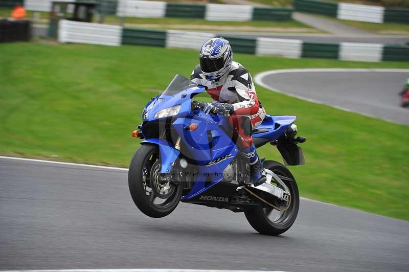 Motorcycle action photographs;Trackday digital images;cadwell;cadwell park photographs;event digital images;eventdigitalimages;motor racing louth lincolnshire;no limits trackdays;peter wileman photography;trackday;trackday photos