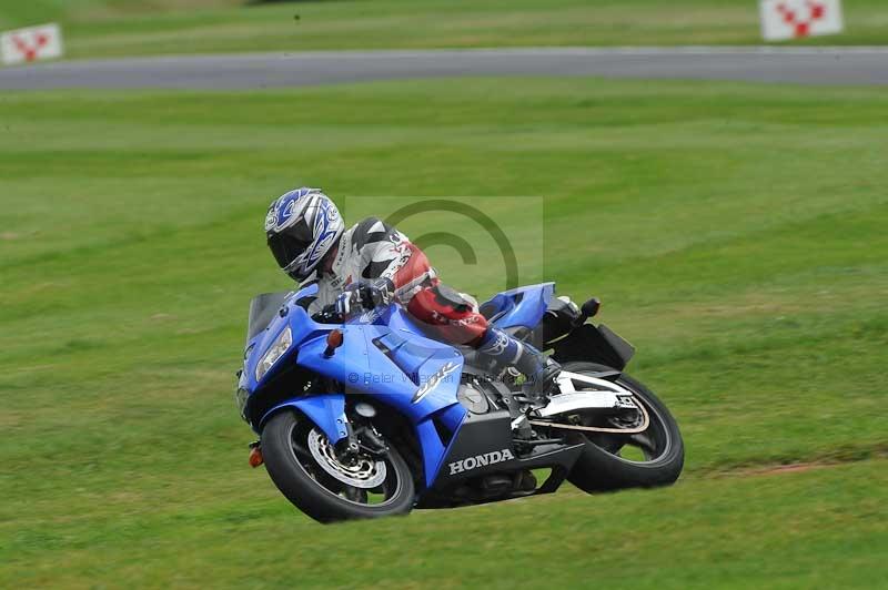 Motorcycle action photographs;Trackday digital images;cadwell;cadwell park photographs;event digital images;eventdigitalimages;motor racing louth lincolnshire;no limits trackdays;peter wileman photography;trackday;trackday photos