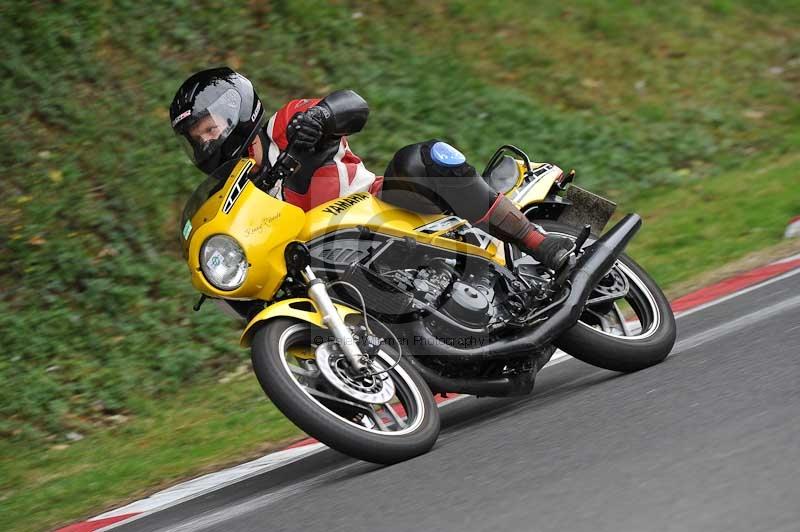 Motorcycle action photographs;Trackday digital images;cadwell;cadwell park photographs;event digital images;eventdigitalimages;motor racing louth lincolnshire;no limits trackdays;peter wileman photography;trackday;trackday photos