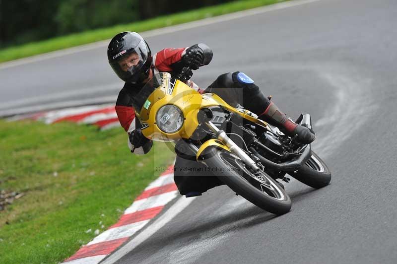 Motorcycle action photographs;Trackday digital images;cadwell;cadwell park photographs;event digital images;eventdigitalimages;motor racing louth lincolnshire;no limits trackdays;peter wileman photography;trackday;trackday photos