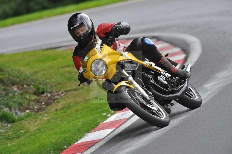 Motorcycle action photographs;Trackday digital images;cadwell;cadwell park photographs;event digital images;eventdigitalimages;motor racing louth lincolnshire;no limits trackdays;peter wileman photography;trackday;trackday photos