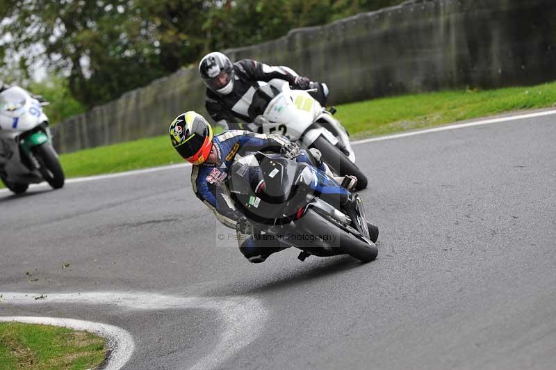 Motorcycle action photographs;Trackday digital images;cadwell;cadwell park photographs;event digital images;eventdigitalimages;motor racing louth lincolnshire;no limits trackdays;peter wileman photography;trackday;trackday photos