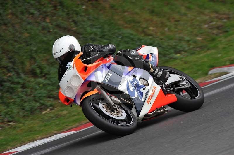 Motorcycle action photographs;Trackday digital images;cadwell;cadwell park photographs;event digital images;eventdigitalimages;motor racing louth lincolnshire;no limits trackdays;peter wileman photography;trackday;trackday photos