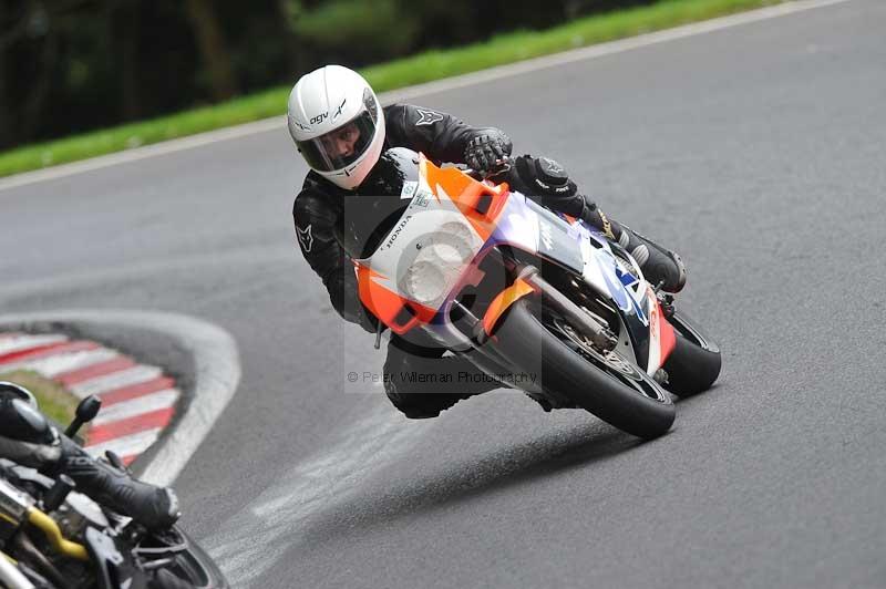 Motorcycle action photographs;Trackday digital images;cadwell;cadwell park photographs;event digital images;eventdigitalimages;motor racing louth lincolnshire;no limits trackdays;peter wileman photography;trackday;trackday photos