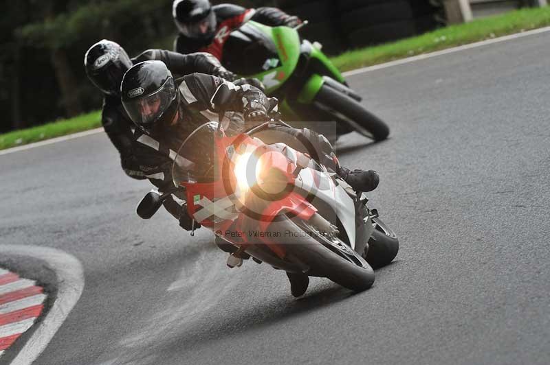 Motorcycle action photographs;Trackday digital images;cadwell;cadwell park photographs;event digital images;eventdigitalimages;motor racing louth lincolnshire;no limits trackdays;peter wileman photography;trackday;trackday photos