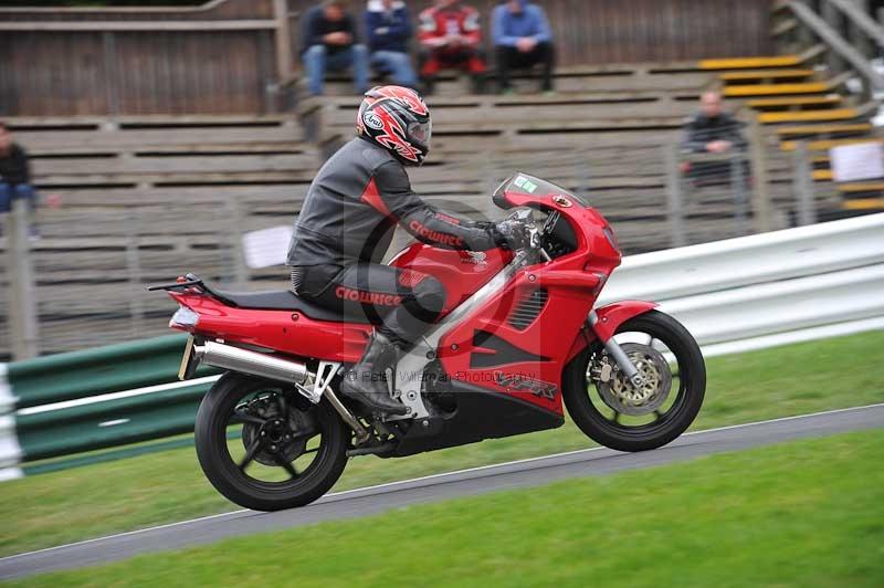 Motorcycle action photographs;Trackday digital images;cadwell;cadwell park photographs;event digital images;eventdigitalimages;motor racing louth lincolnshire;no limits trackdays;peter wileman photography;trackday;trackday photos
