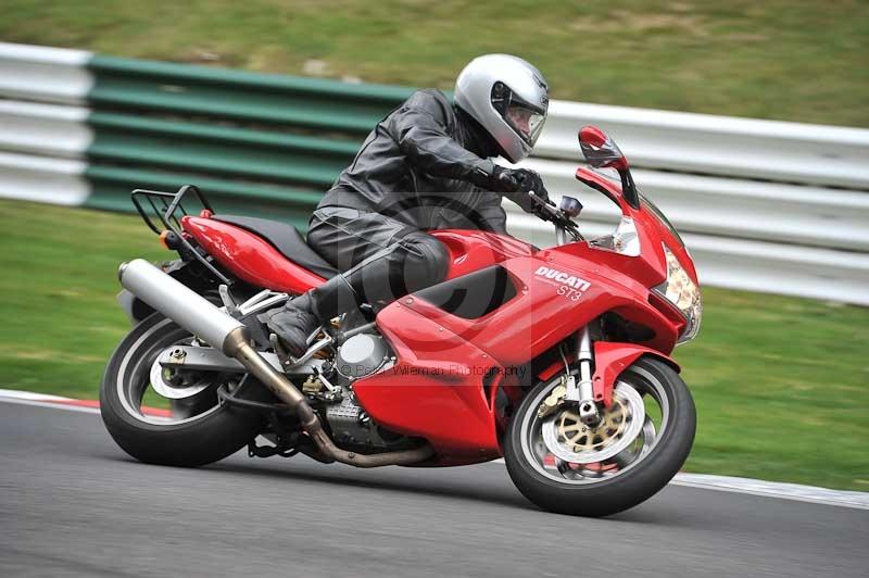 Motorcycle action photographs;Trackday digital images;cadwell;cadwell park photographs;event digital images;eventdigitalimages;motor racing louth lincolnshire;no limits trackdays;peter wileman photography;trackday;trackday photos