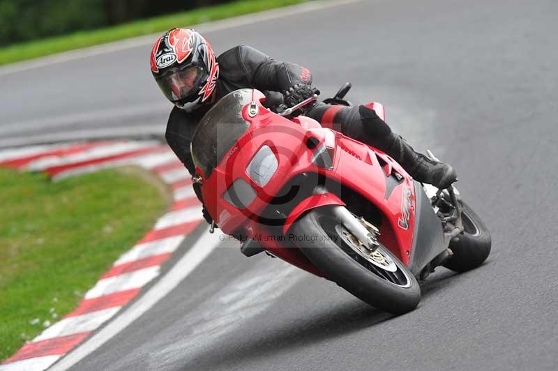 Motorcycle action photographs;Trackday digital images;cadwell;cadwell park photographs;event digital images;eventdigitalimages;motor racing louth lincolnshire;no limits trackdays;peter wileman photography;trackday;trackday photos