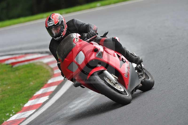Motorcycle action photographs;Trackday digital images;cadwell;cadwell park photographs;event digital images;eventdigitalimages;motor racing louth lincolnshire;no limits trackdays;peter wileman photography;trackday;trackday photos