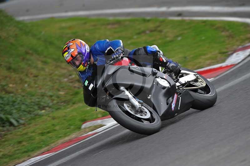 Motorcycle action photographs;Trackday digital images;cadwell;cadwell park photographs;event digital images;eventdigitalimages;motor racing louth lincolnshire;no limits trackdays;peter wileman photography;trackday;trackday photos