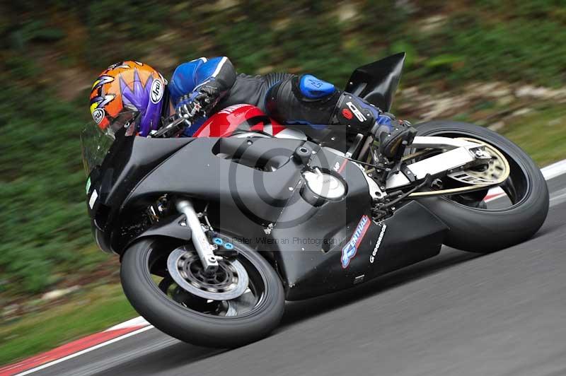 Motorcycle action photographs;Trackday digital images;cadwell;cadwell park photographs;event digital images;eventdigitalimages;motor racing louth lincolnshire;no limits trackdays;peter wileman photography;trackday;trackday photos