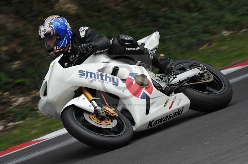 Motorcycle action photographs;Trackday digital images;cadwell;cadwell park photographs;event digital images;eventdigitalimages;motor racing louth lincolnshire;no limits trackdays;peter wileman photography;trackday;trackday photos