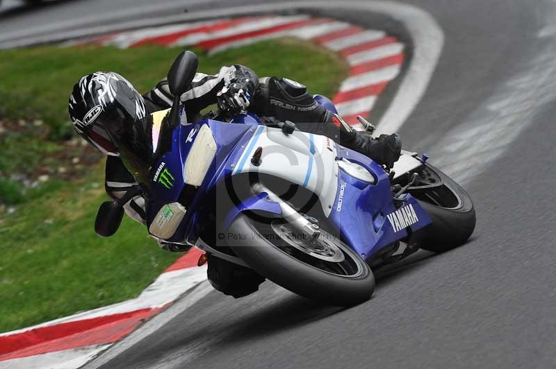 Motorcycle action photographs;Trackday digital images;cadwell;cadwell park photographs;event digital images;eventdigitalimages;motor racing louth lincolnshire;no limits trackdays;peter wileman photography;trackday;trackday photos