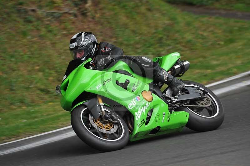 Motorcycle action photographs;Trackday digital images;cadwell;cadwell park photographs;event digital images;eventdigitalimages;motor racing louth lincolnshire;no limits trackdays;peter wileman photography;trackday;trackday photos