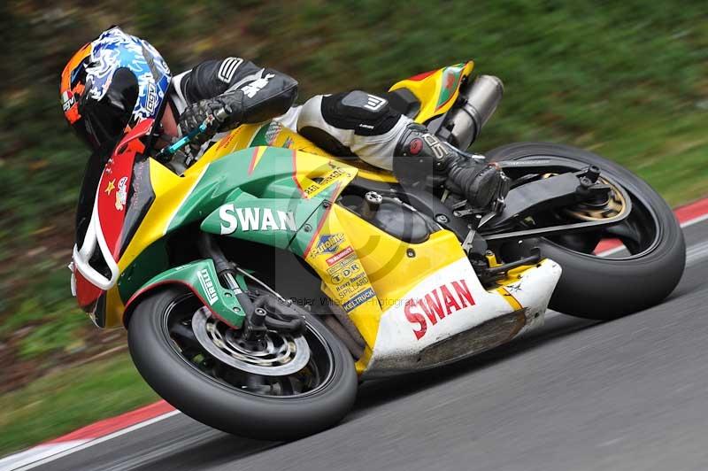 Motorcycle action photographs;Trackday digital images;cadwell;cadwell park photographs;event digital images;eventdigitalimages;motor racing louth lincolnshire;no limits trackdays;peter wileman photography;trackday;trackday photos