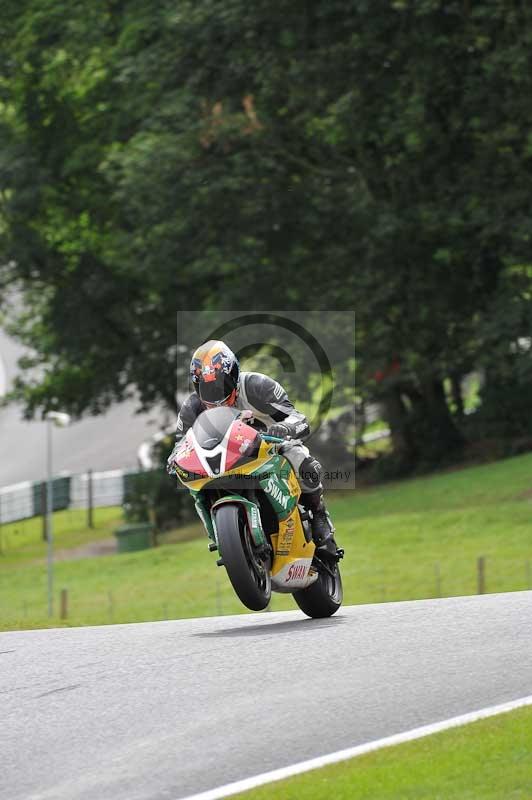Motorcycle action photographs;Trackday digital images;cadwell;cadwell park photographs;event digital images;eventdigitalimages;motor racing louth lincolnshire;no limits trackdays;peter wileman photography;trackday;trackday photos