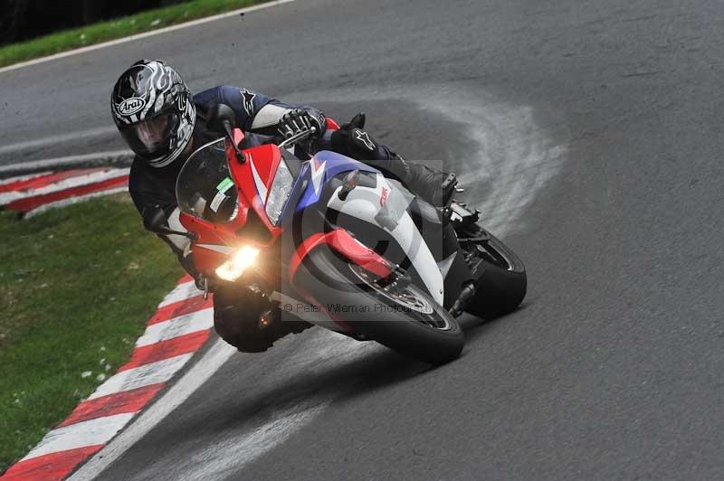 Motorcycle action photographs;Trackday digital images;cadwell;cadwell park photographs;event digital images;eventdigitalimages;motor racing louth lincolnshire;no limits trackdays;peter wileman photography;trackday;trackday photos