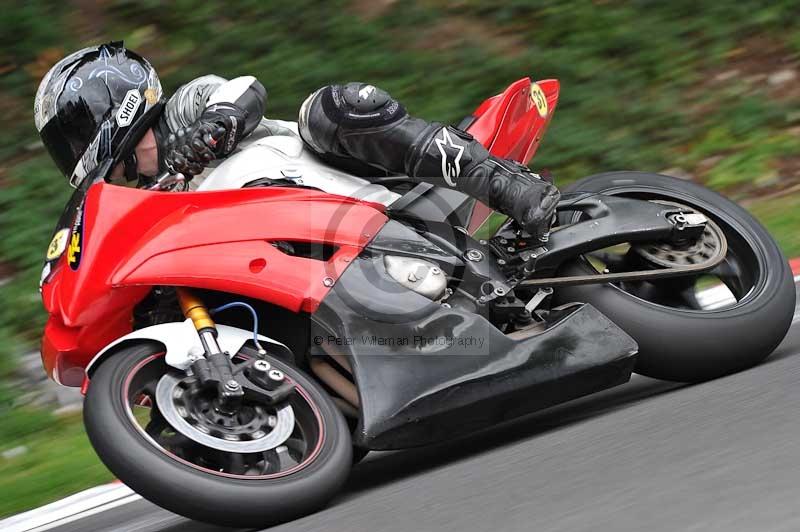 Motorcycle action photographs;Trackday digital images;cadwell;cadwell park photographs;event digital images;eventdigitalimages;motor racing louth lincolnshire;no limits trackdays;peter wileman photography;trackday;trackday photos