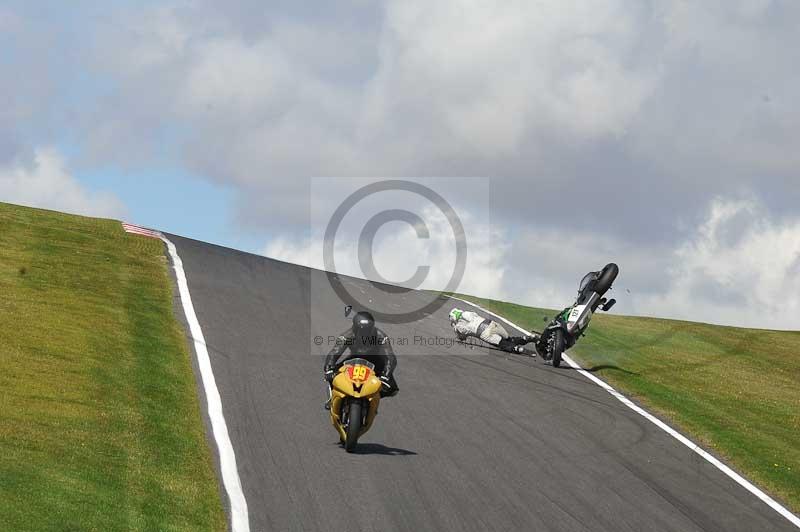 Motorcycle action photographs;Trackday digital images;cadwell;cadwell park photographs;event digital images;eventdigitalimages;motor racing louth lincolnshire;no limits trackdays;peter wileman photography;trackday;trackday photos