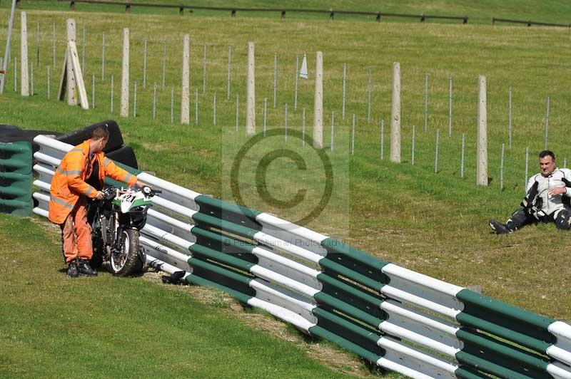 Motorcycle action photographs;Trackday digital images;cadwell;cadwell park photographs;event digital images;eventdigitalimages;motor racing louth lincolnshire;no limits trackdays;peter wileman photography;trackday;trackday photos