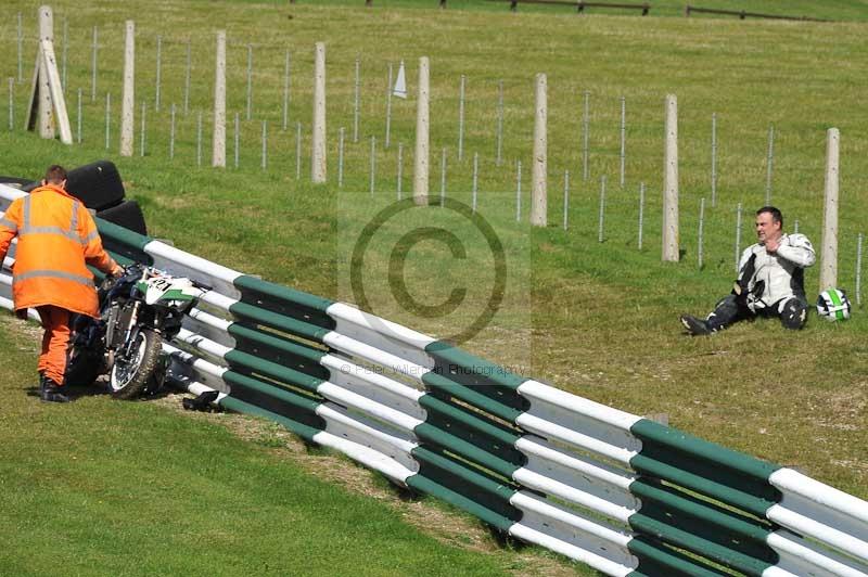 Motorcycle action photographs;Trackday digital images;cadwell;cadwell park photographs;event digital images;eventdigitalimages;motor racing louth lincolnshire;no limits trackdays;peter wileman photography;trackday;trackday photos