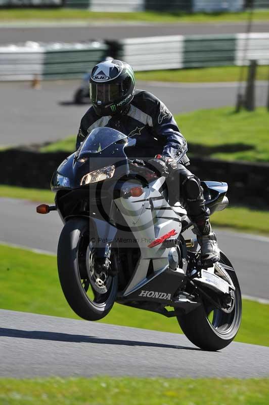 Motorcycle action photographs;Trackday digital images;cadwell;cadwell park photographs;event digital images;eventdigitalimages;motor racing louth lincolnshire;no limits trackdays;peter wileman photography;trackday;trackday photos