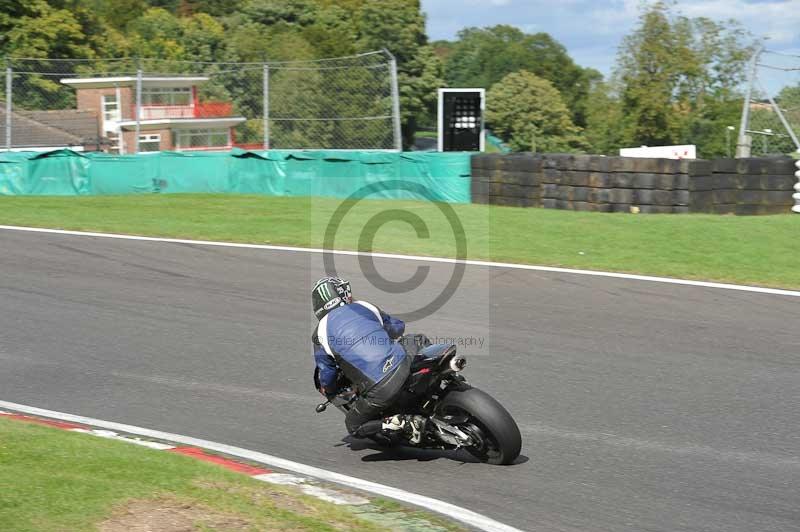 Motorcycle action photographs;Trackday digital images;cadwell;cadwell park photographs;event digital images;eventdigitalimages;motor racing louth lincolnshire;no limits trackdays;peter wileman photography;trackday;trackday photos
