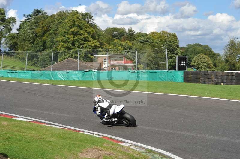 Motorcycle action photographs;Trackday digital images;cadwell;cadwell park photographs;event digital images;eventdigitalimages;motor racing louth lincolnshire;no limits trackdays;peter wileman photography;trackday;trackday photos