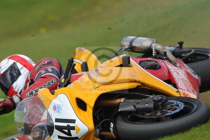 Motorcycle action photographs;Trackday digital images;cadwell;cadwell park photographs;event digital images;eventdigitalimages;motor racing louth lincolnshire;no limits trackdays;peter wileman photography;trackday;trackday photos