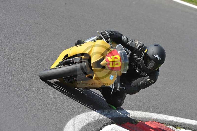 Motorcycle action photographs;Trackday digital images;cadwell;cadwell park photographs;event digital images;eventdigitalimages;motor racing louth lincolnshire;no limits trackdays;peter wileman photography;trackday;trackday photos