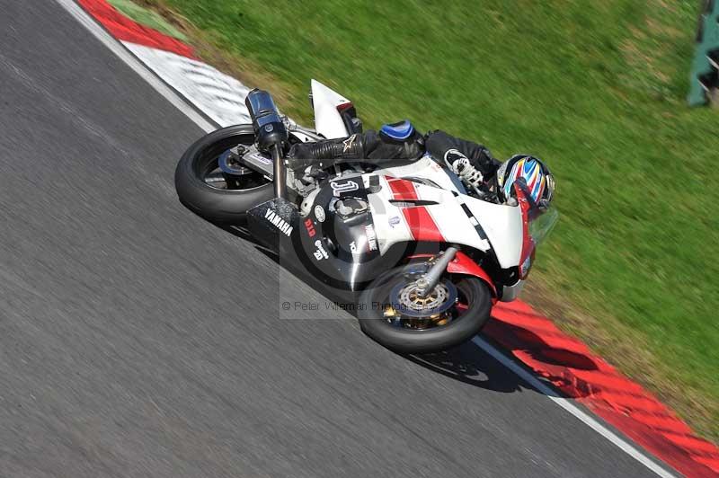 Motorcycle action photographs;Trackday digital images;cadwell;cadwell park photographs;event digital images;eventdigitalimages;motor racing louth lincolnshire;no limits trackdays;peter wileman photography;trackday;trackday photos