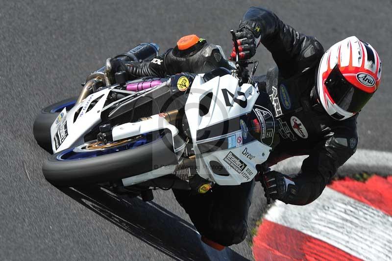 Motorcycle action photographs;Trackday digital images;cadwell;cadwell park photographs;event digital images;eventdigitalimages;motor racing louth lincolnshire;no limits trackdays;peter wileman photography;trackday;trackday photos
