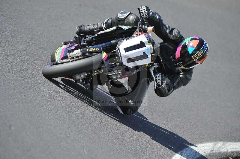 Motorcycle action photographs;Trackday digital images;cadwell;cadwell park photographs;event digital images;eventdigitalimages;motor racing louth lincolnshire;no limits trackdays;peter wileman photography;trackday;trackday photos